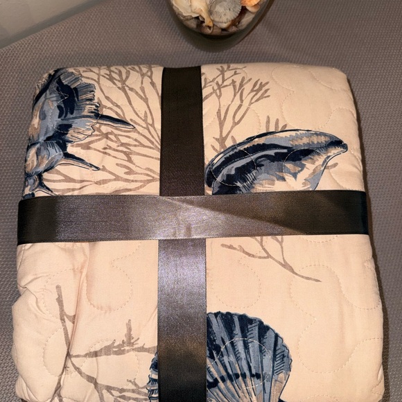 MADISON PARK Coastal Blue and Cream Quilt from Macy’s - Picture 6 of 8